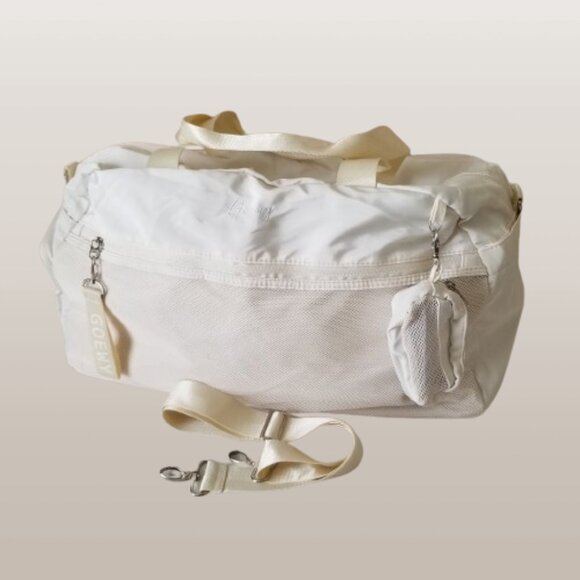 NEW! Lightweight Duffel Tote w/Deep Lining Pocket, Detach. Strap & Earbud Pouch - Picture 8 of 13